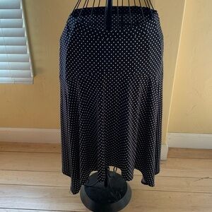 Roz & Ali
Black and White Polka Dot High-Low Skirt
Size Medium